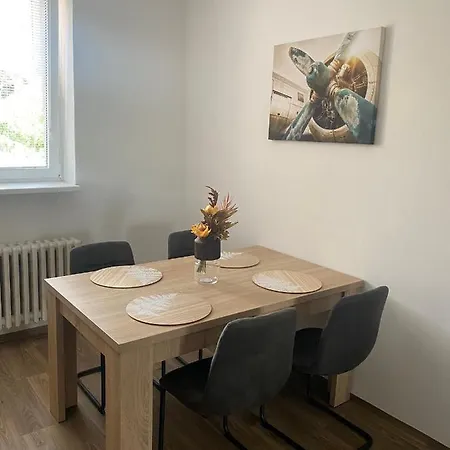 Cerna Ruze - 3 Apartman *